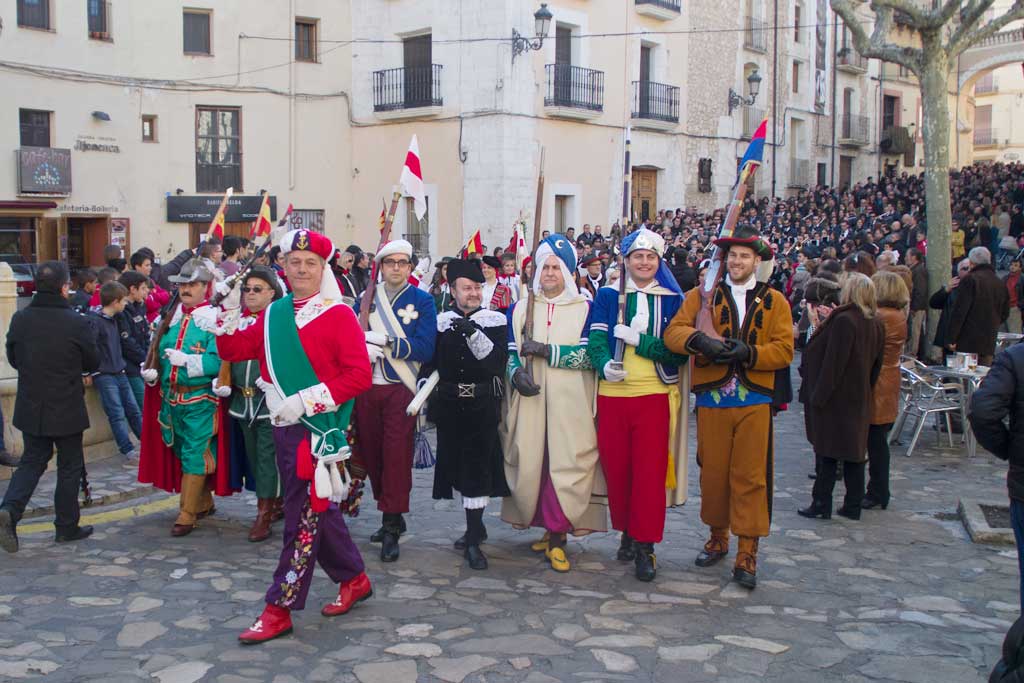 Filaes desfilando en las Fiestas de Moros y Cristianos de Bocairent 2026